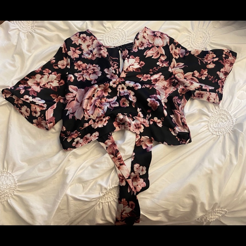 a cropped dress up shirt